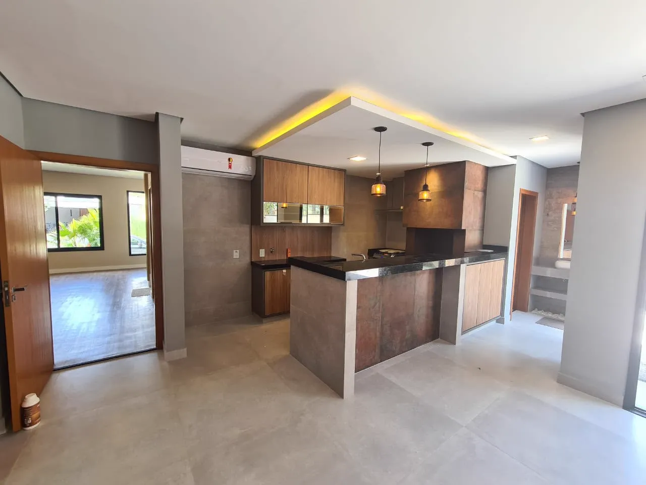 Sala e Cozinha Integradas. Iluminação indireta